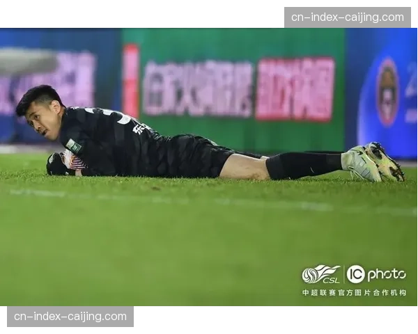 赵博高接低挡完成七次扑救 浙江门将关键表现守住球队平局